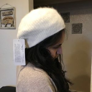 80s Vintage Fluffy Beret Rabbit Hair Liz Claiborne